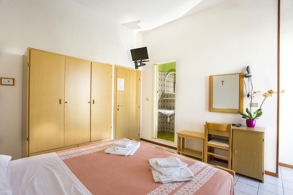 Hotel Lugano Cattolica Zimmer foto