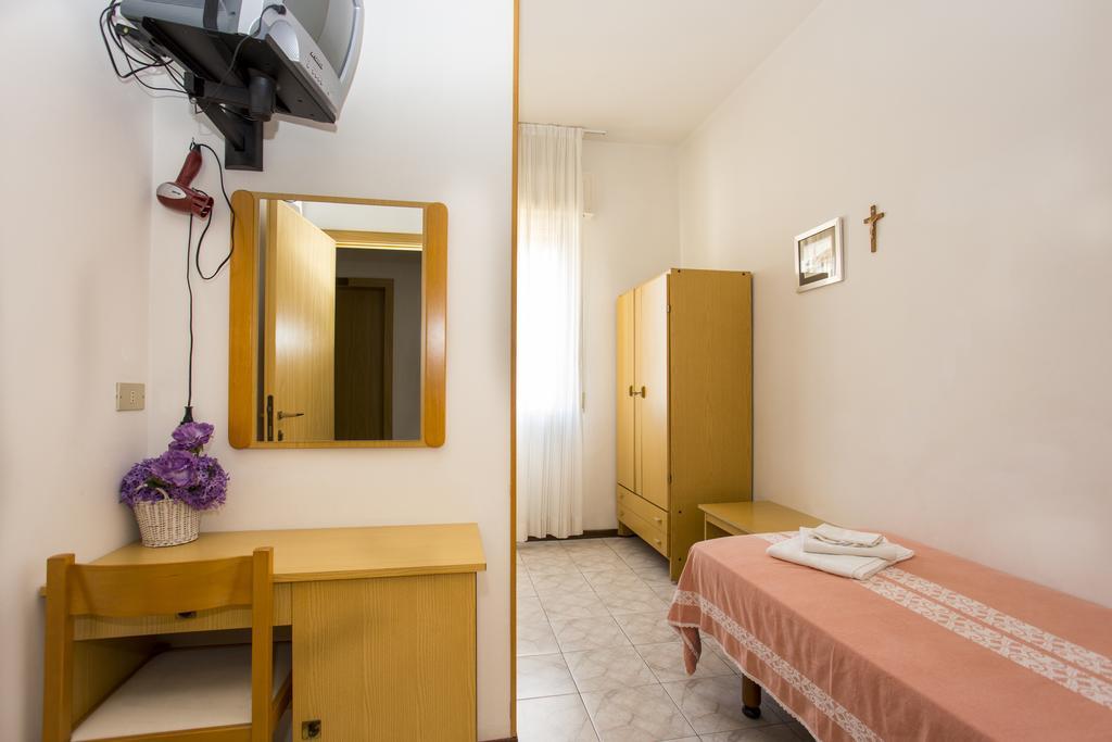 Hotel Lugano Cattolica Zimmer foto