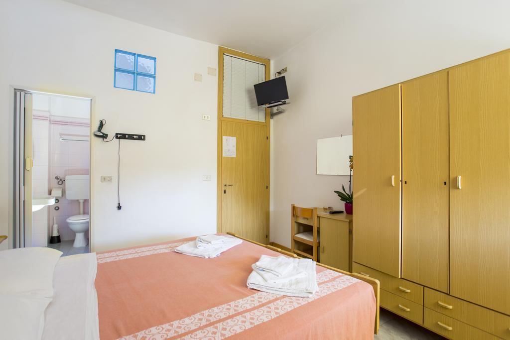 Hotel Lugano Cattolica Zimmer foto