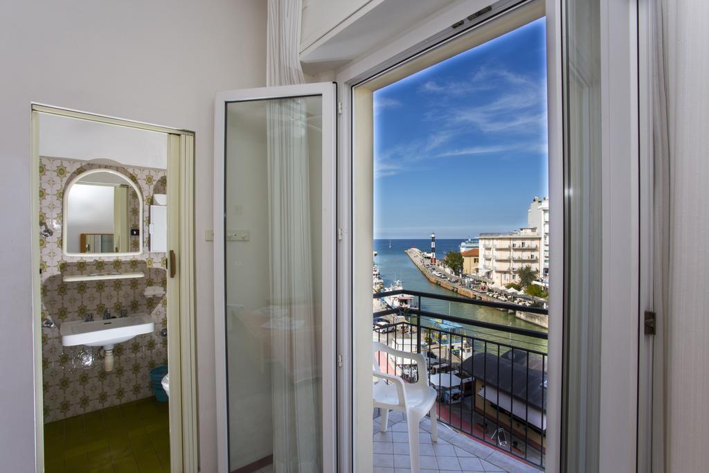 Hotel Lugano Cattolica Zimmer foto